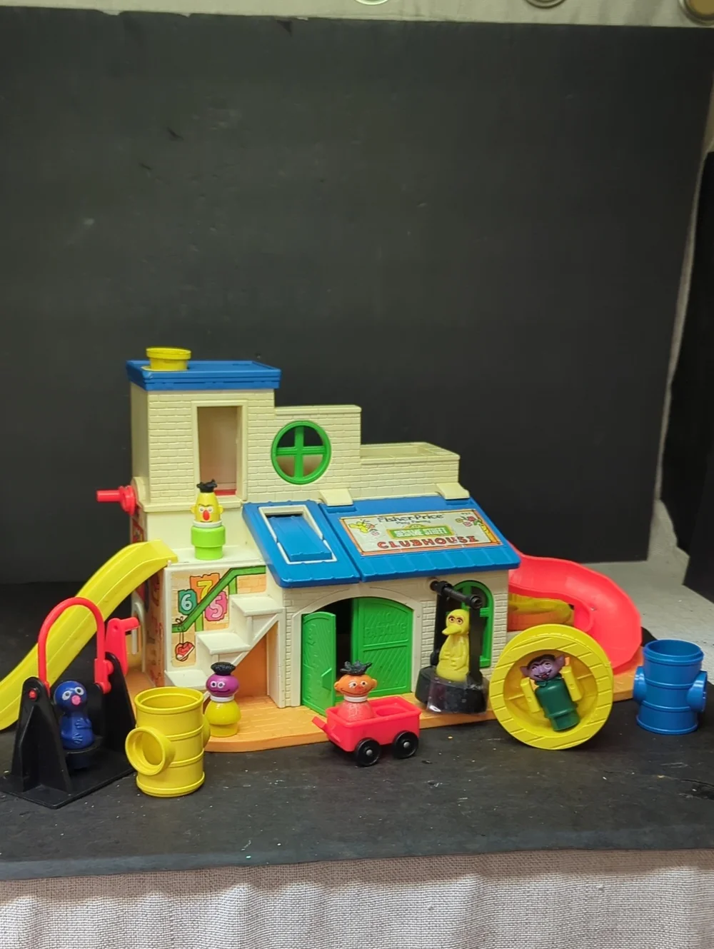 #7 Sesame Street Clubhouse #937, & figures, little people Fisher Price